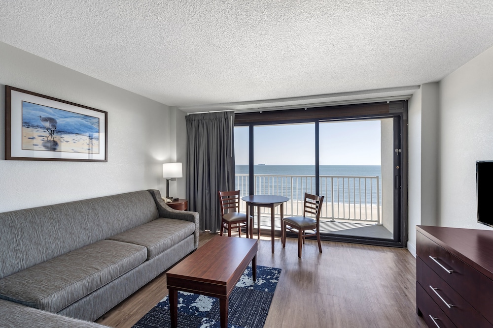 Standard Suite (floors 8 - 10)