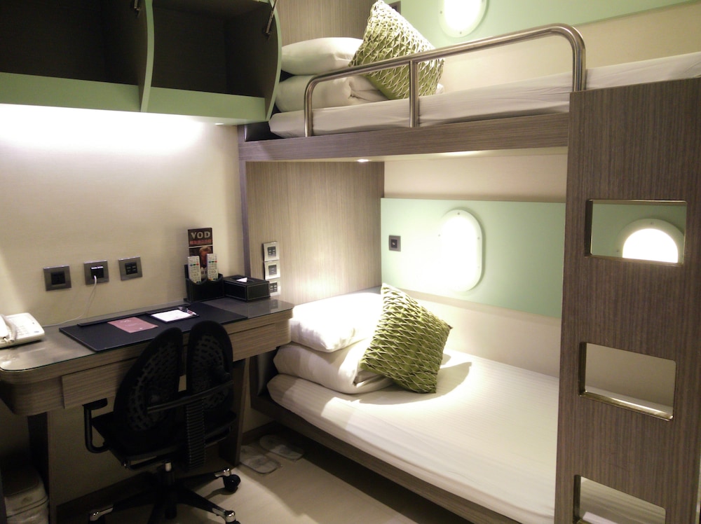 Bunk Bed Room, No Windows photo 3