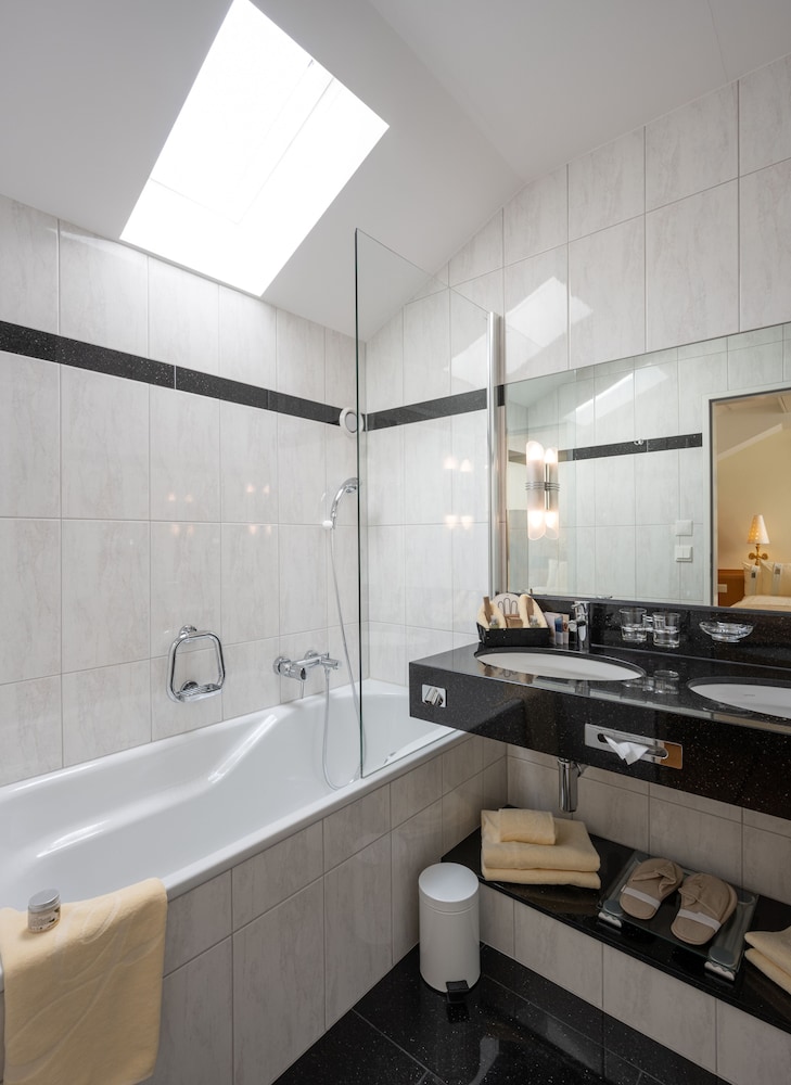 Superior Twin Room, 2 Twin Beds - Photo 32
