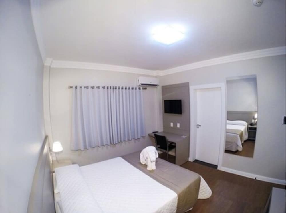 Deluxe Room, 2 Twin Beds photo 2