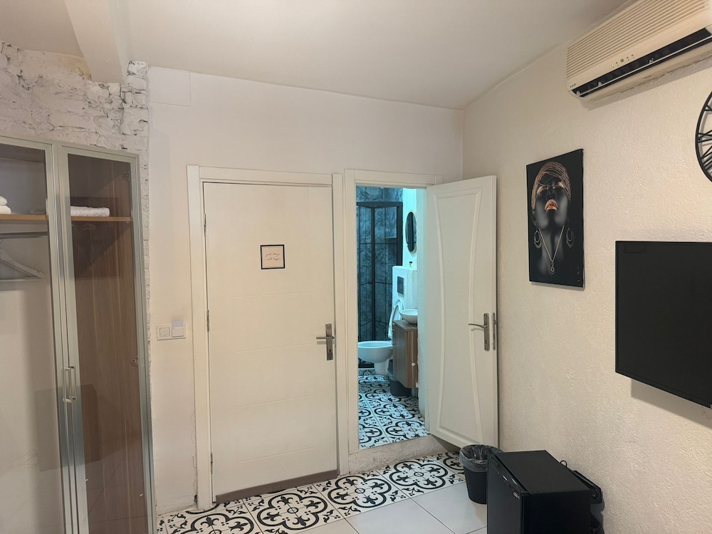 Economy Room photo 3