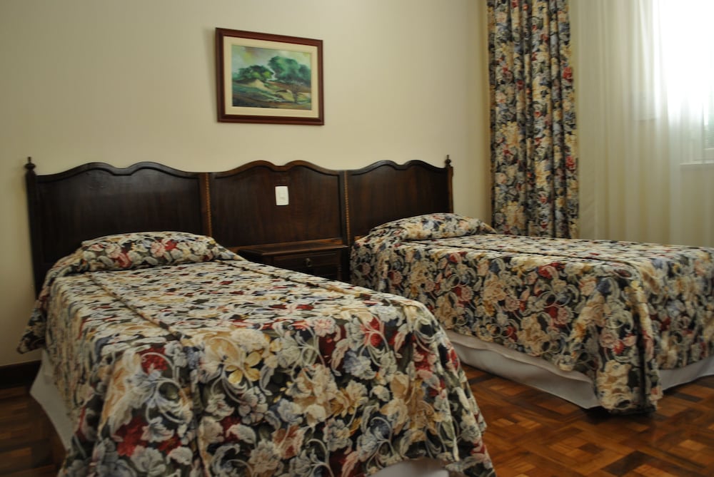 Standard Room, Non Smoking - Photo 2