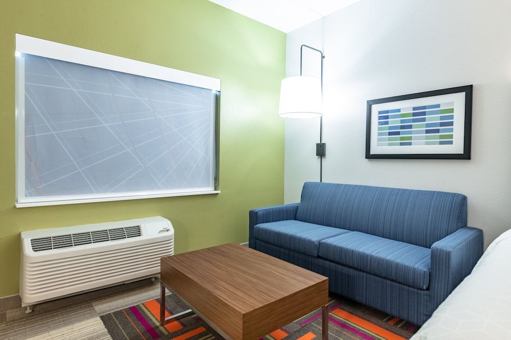 Basic Double Room, 2 Queen Beds, Accessible, Non Smoking (Hearing) - Photo 7