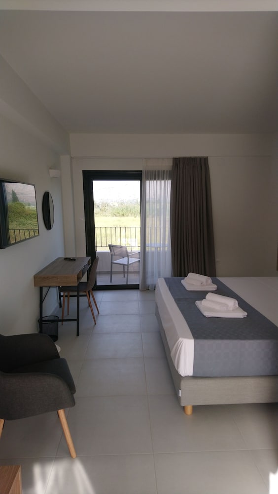 Double Room | Side Sea View photo 3