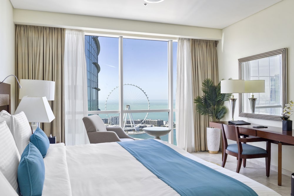 Superior Three-Bedroom Suite Sea View photo 2