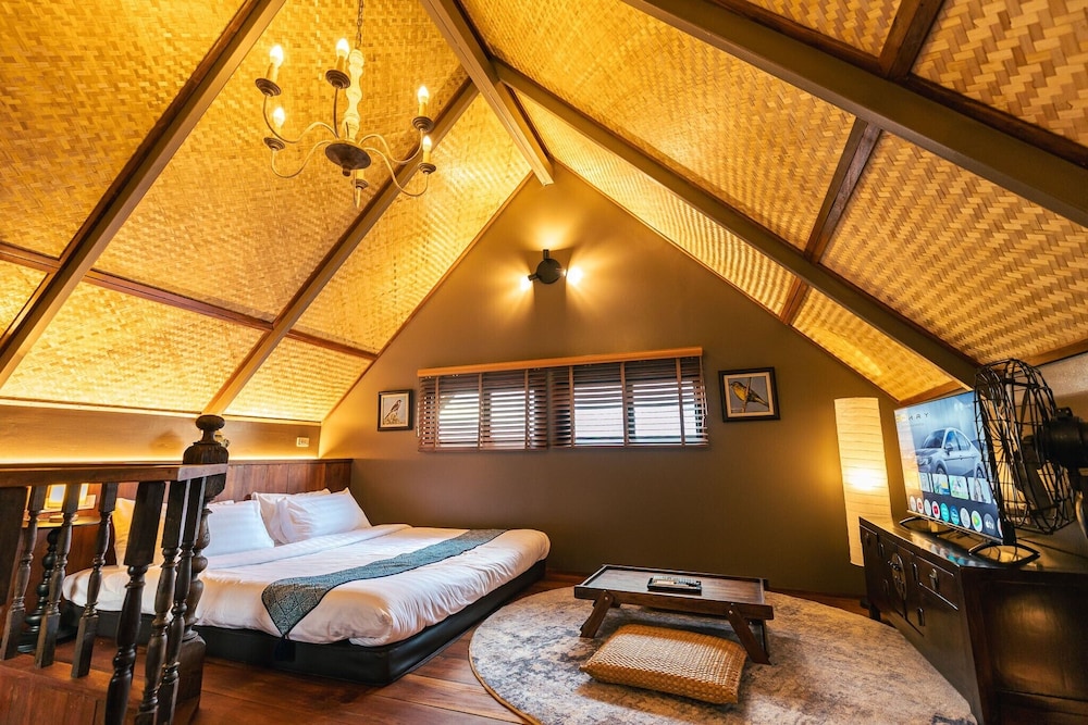 Premium Duplex - Photo 4
