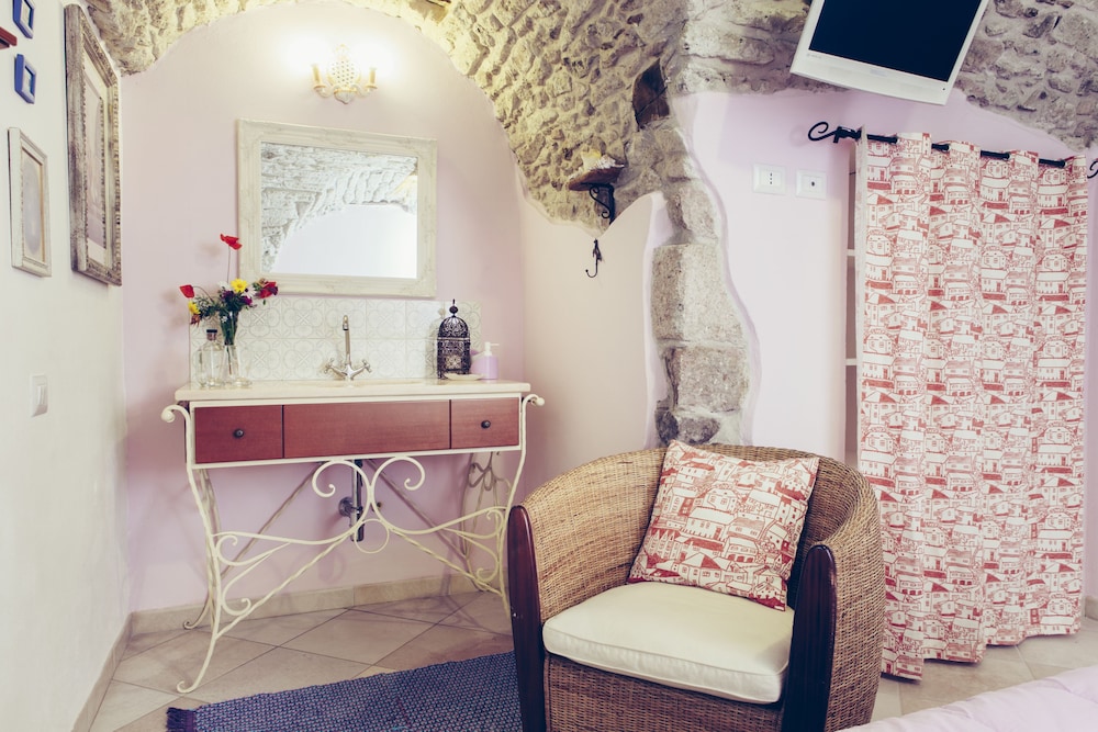 Design Double Room, Private Bathroom, City View (Scirocco) photo 2