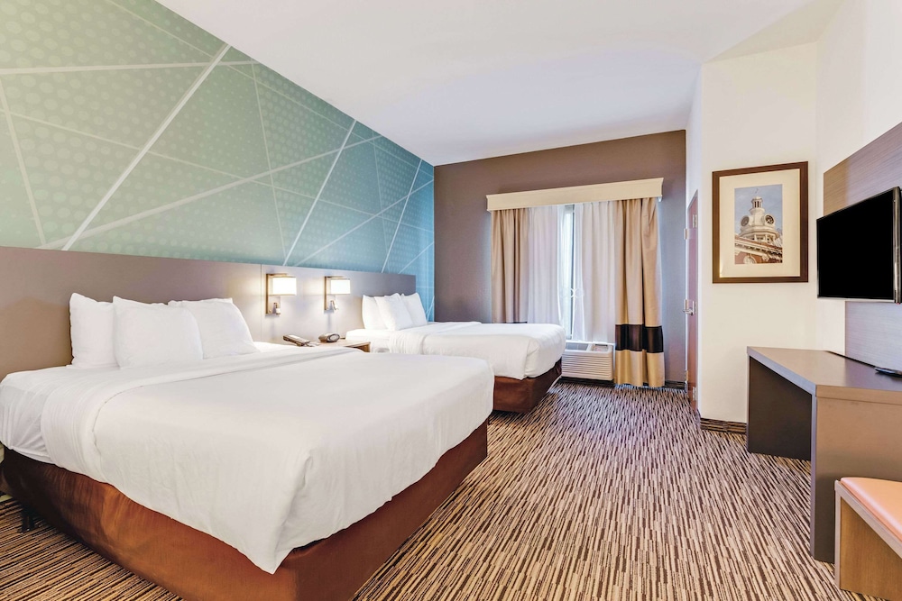 Suite, 2 Queen Beds, Accessible, Non Smoking - Photo 1