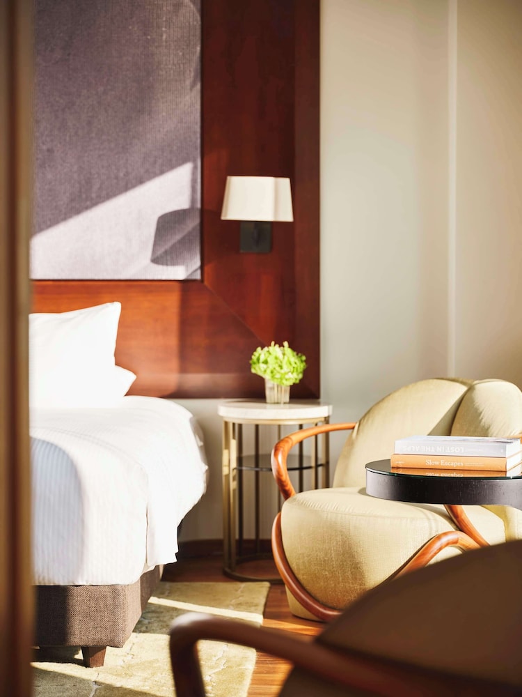 Suite, 1 King Bed (Park) - Photo 7