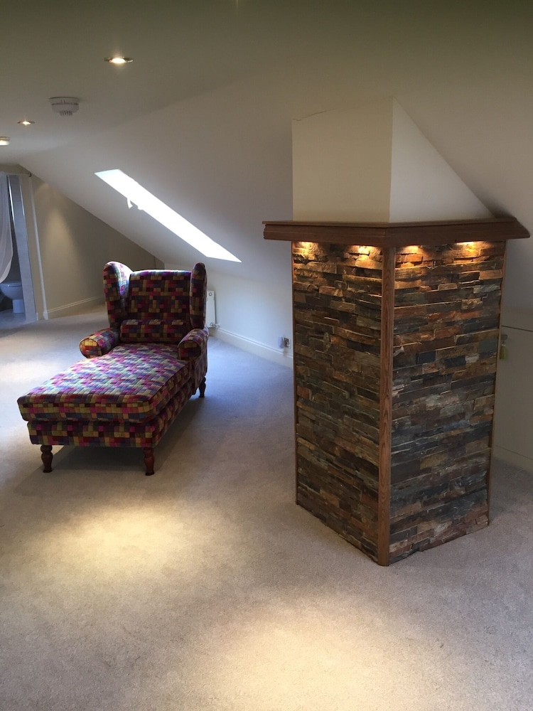 Panoramic loft (Pheasants Rest Suite) photo 2