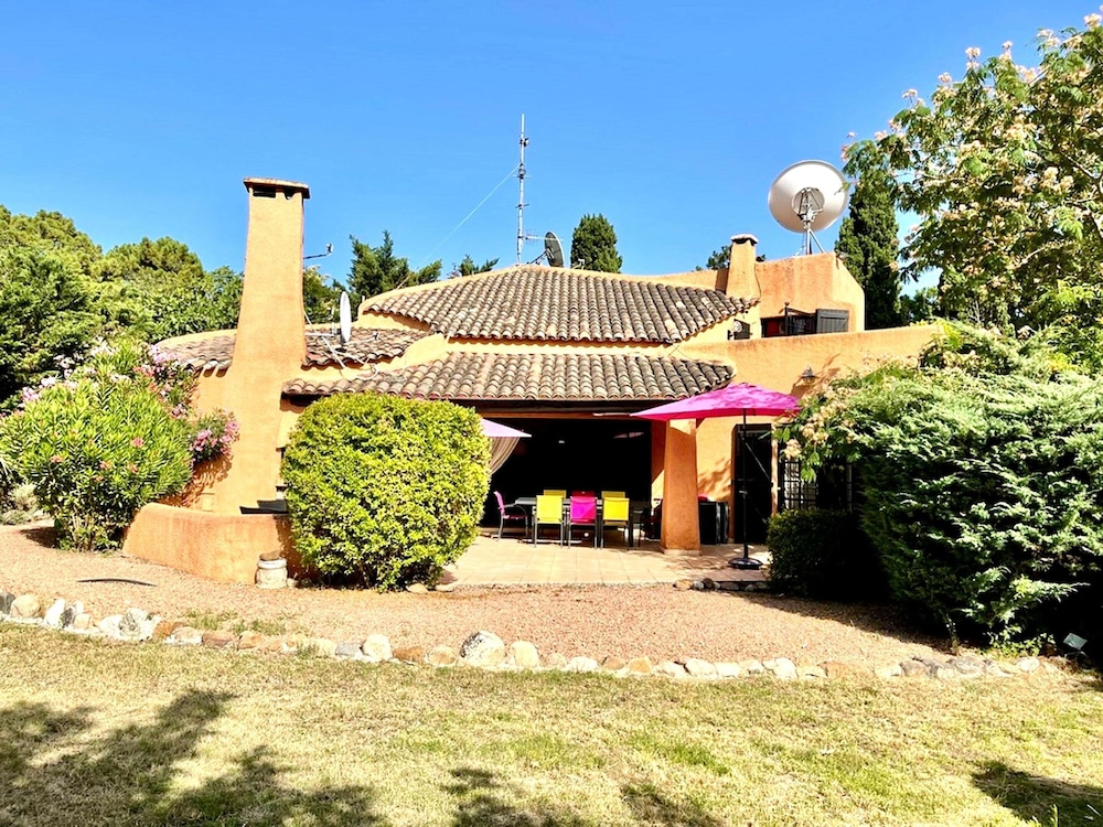 Villa photo 1
