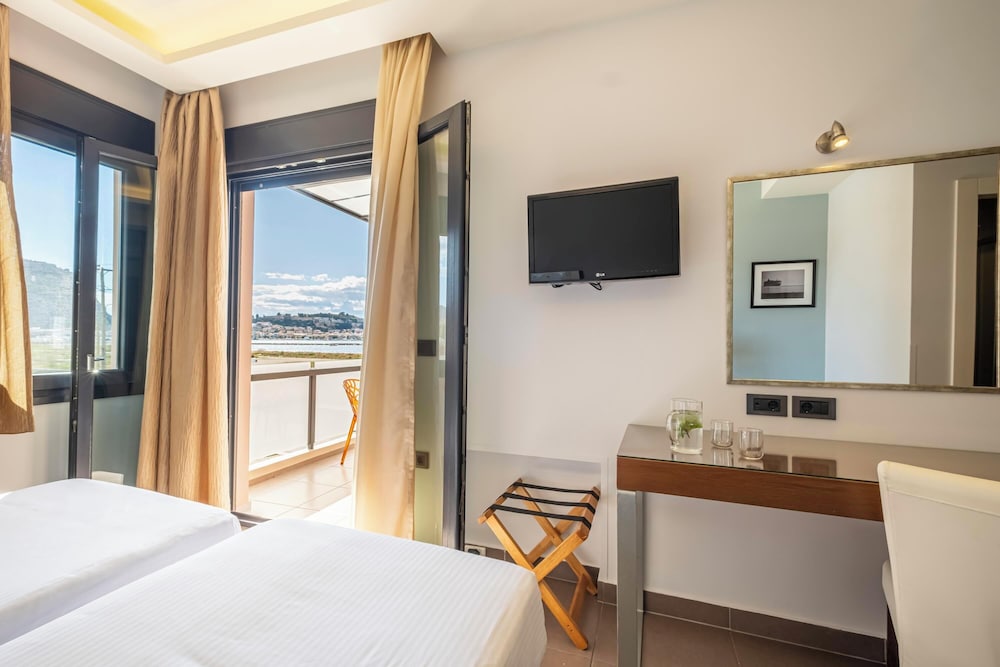 Superior Twin Room with Old Town and Sea View 25m²