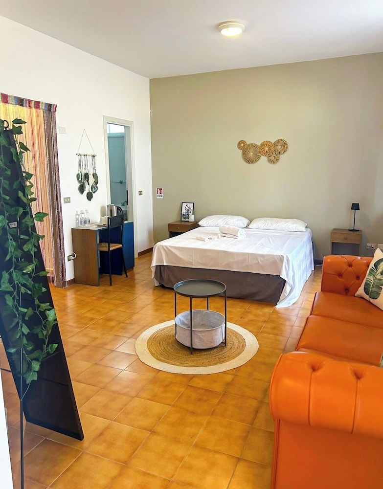 Suite, 1 Double Bed with Sofa bed, Garden View, Garden Area photo 1