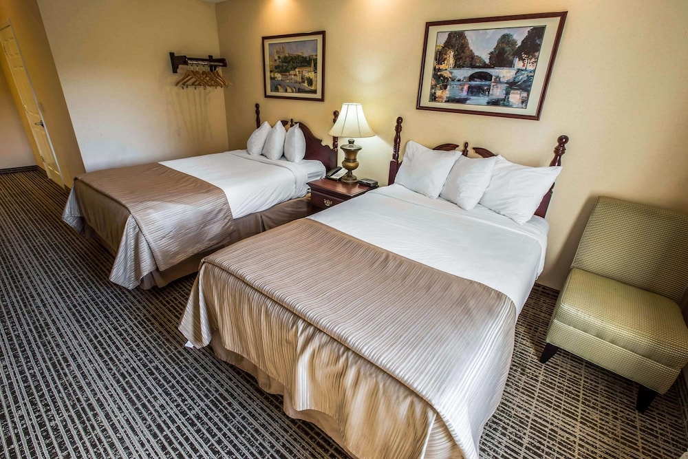 Standard Room, 2 Double Beds, Non Smoking - Photo 2