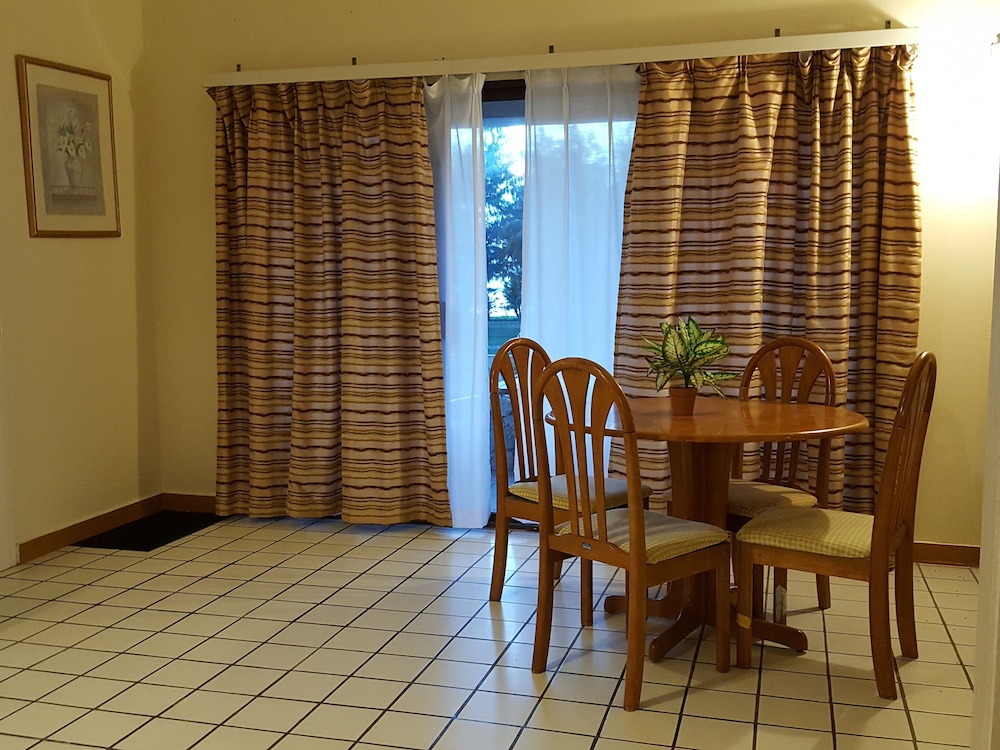 Superior Twin Room, Partial Ocean View photo 3