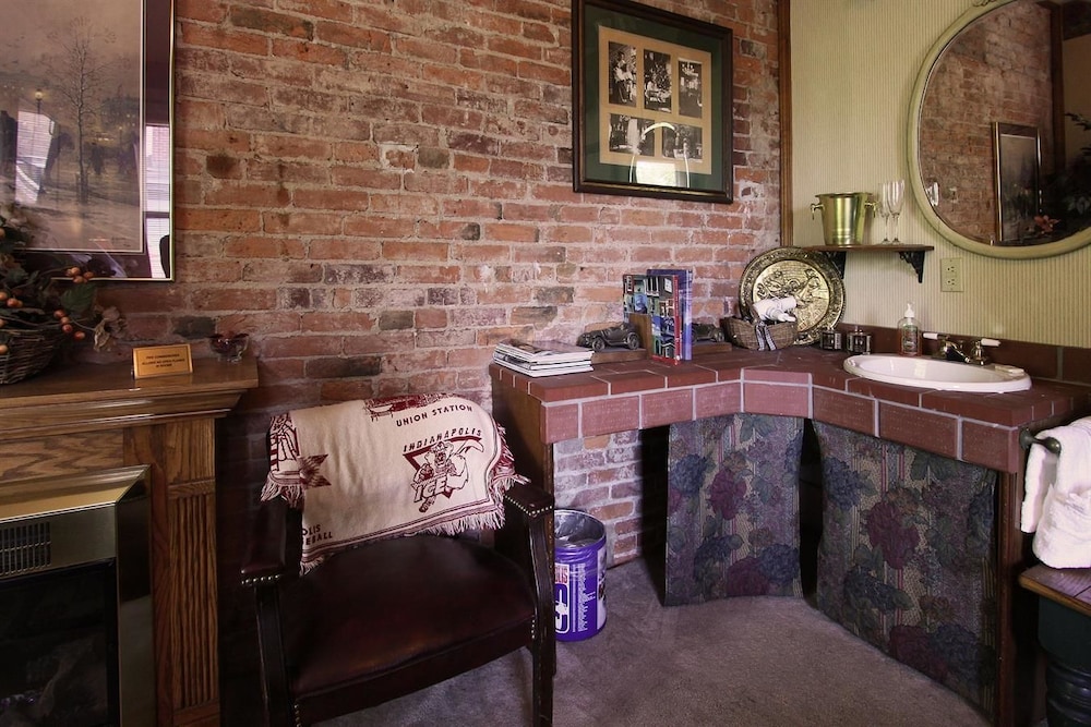 Dewenter Room photo 2