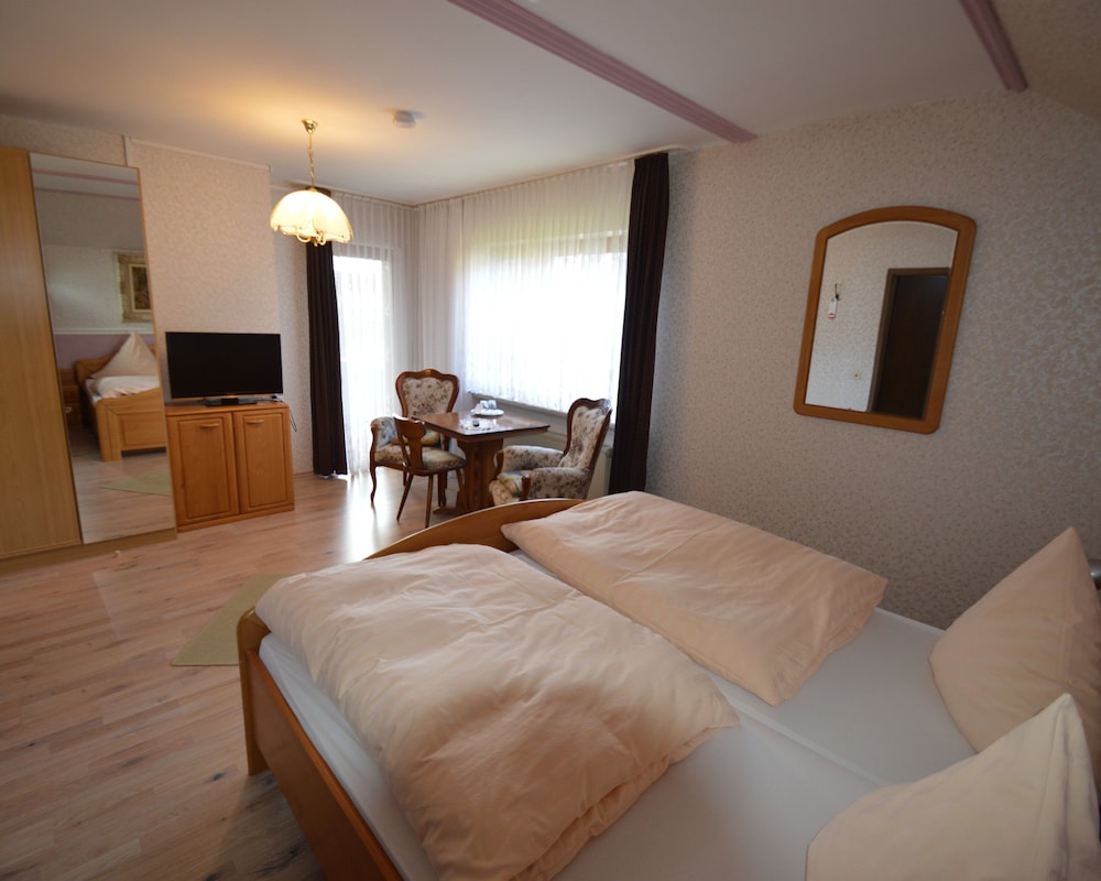 Deluxe Double Room, Ensuite, Garden View (mit Balkon)
