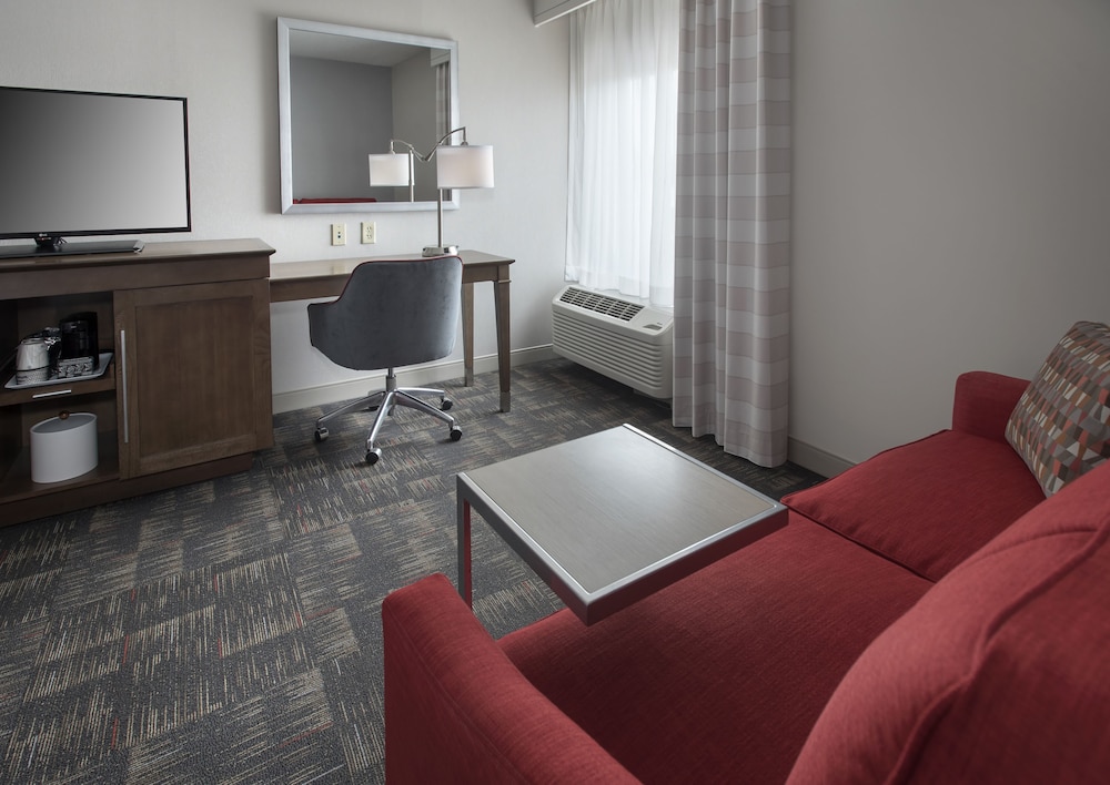 Room, 1 King Bed, Non Smoking (Drinks and Snacks)