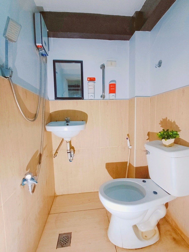Standard Double or Twin Room, 1 Double or 2 Twin Beds, Non Smoking, Private Bathroom photo 3