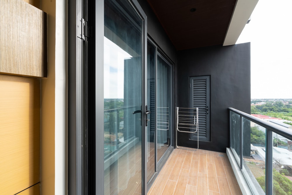 Executive Suite - Photo 5