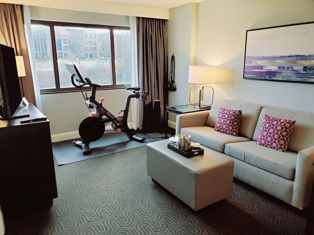Suite, 1 Bedroom (Peloton) - Photo 3