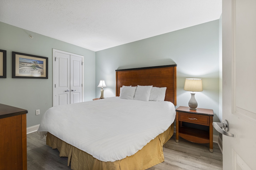 Two Bedroom Palmetto Oceanfront, Full Kitchen photo 1