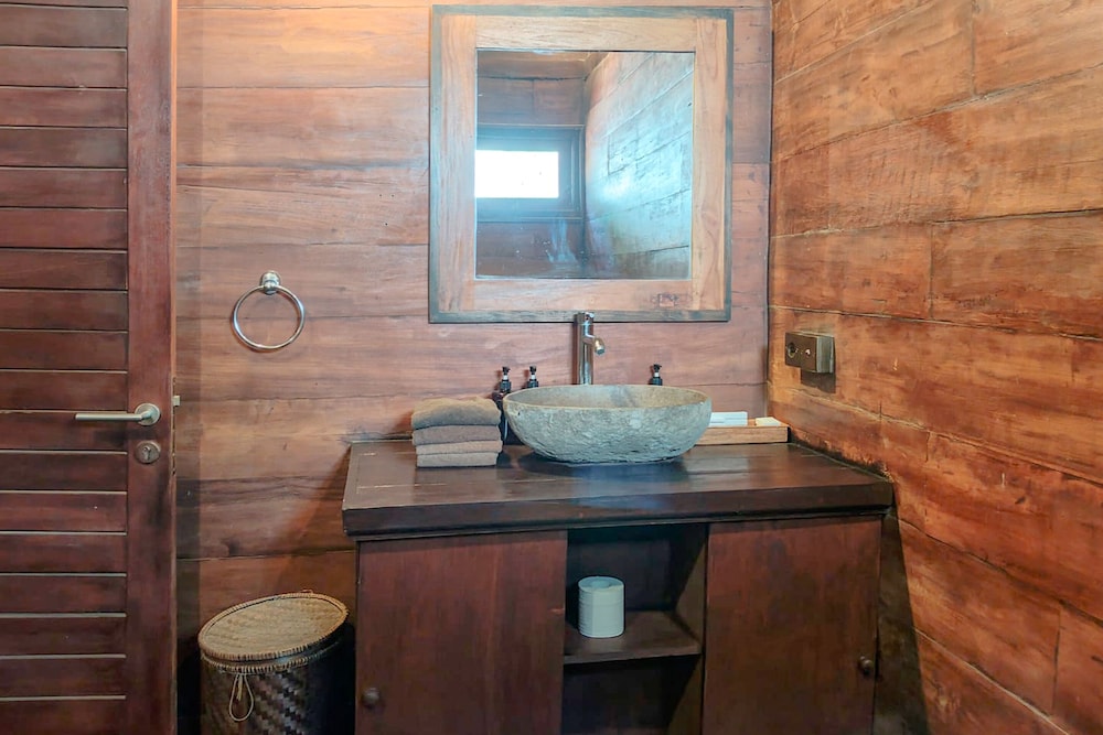 Two-Bedroom Twin Suite - Photo 14