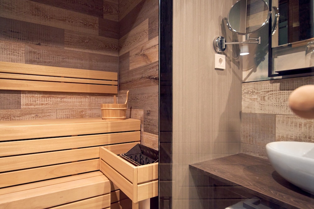 Wellness Panorama Room thumbnail 6