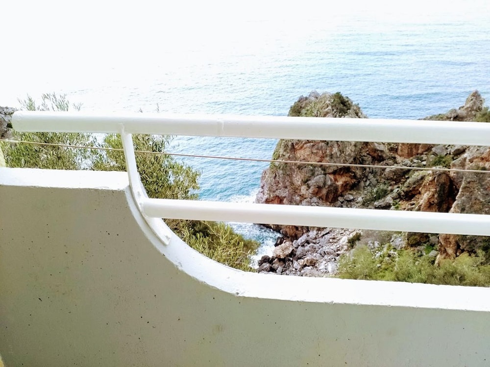 Double Room, Balcony, Sea View photo 2
