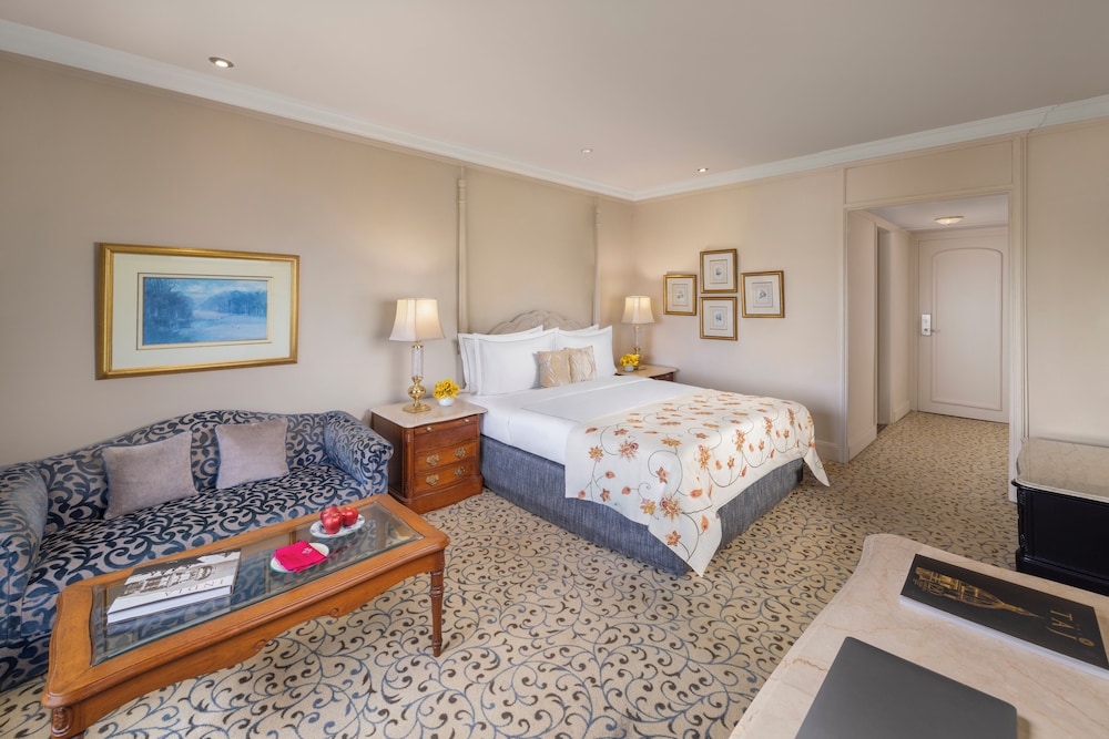 Superior Room King Bed Diplomatic Enclave View