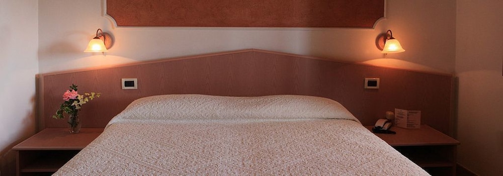 Double Room (accessible, up to 3 people) photo 1