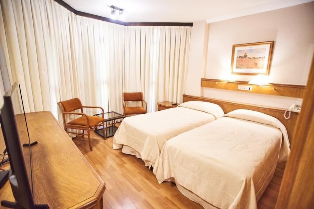 Deluxe Apartment, 1 Queen Bed With Sofa Bed photo 3