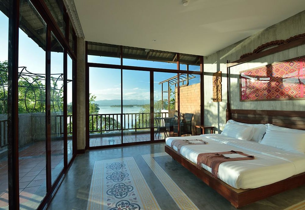 Honeymoon Double Room, 1 King Bed photo 2