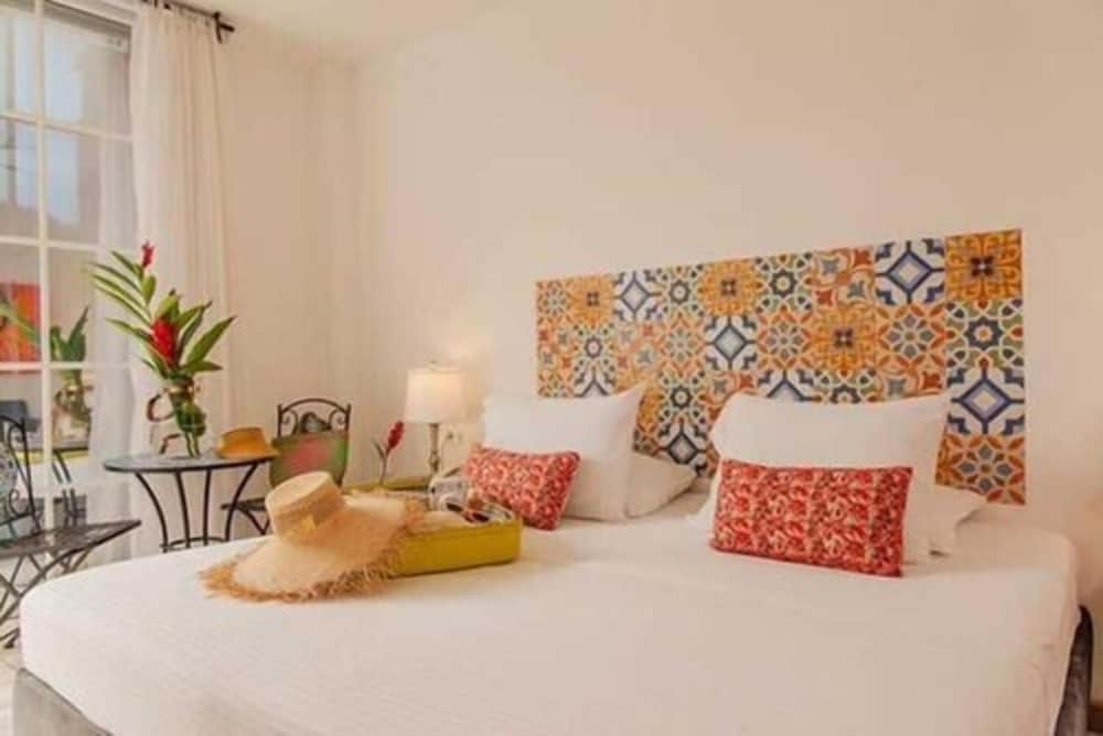 Superior Room, 1 King Bed photo 3