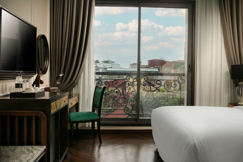 Honeymoon City View Room