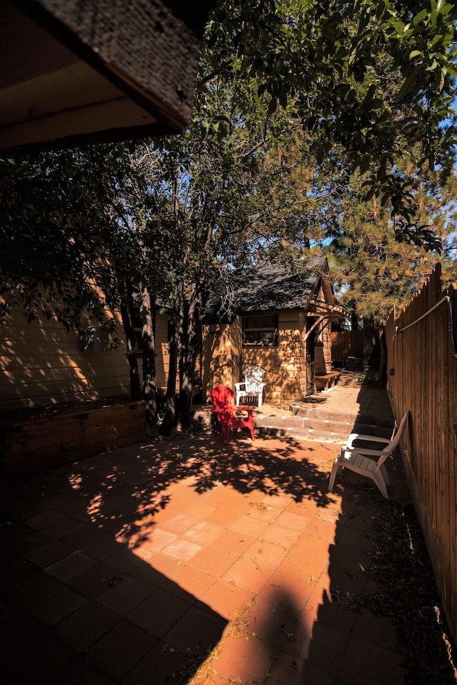 Small Cabin photo 2