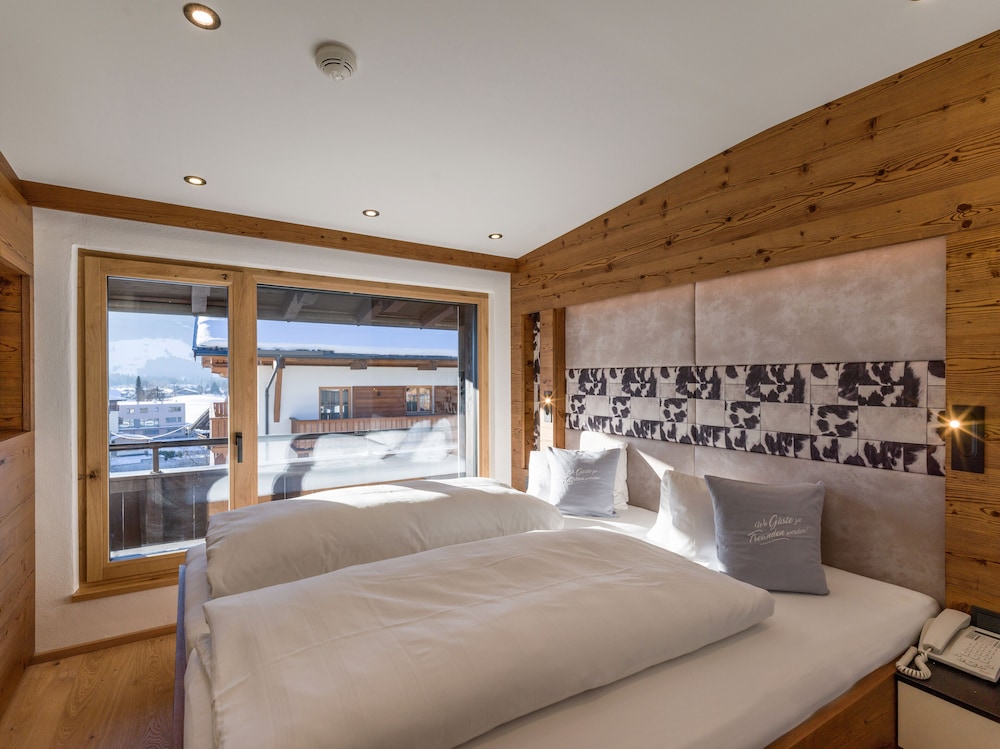 Deluxe Suite, Mountainside photo 1