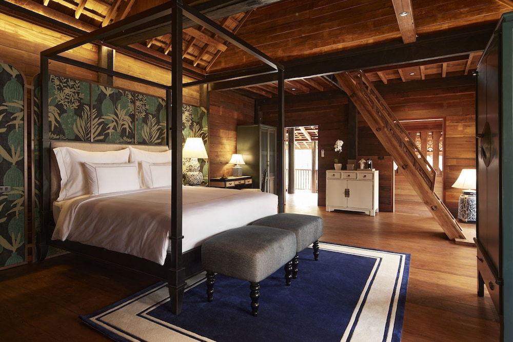 4 Bedroom Golden Teak Villa - Photo 1
