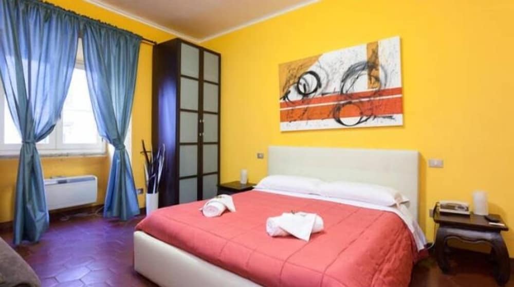 Triple Room (External Private Bathroom)