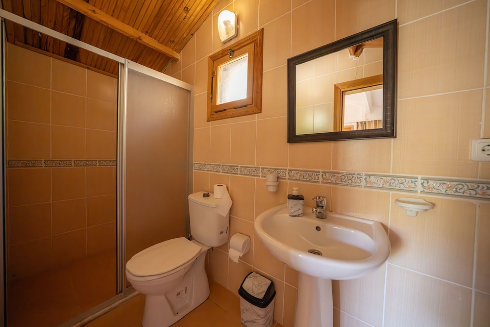 Standard Twin Room with Washing Machine, Non Smoking - Photo 1