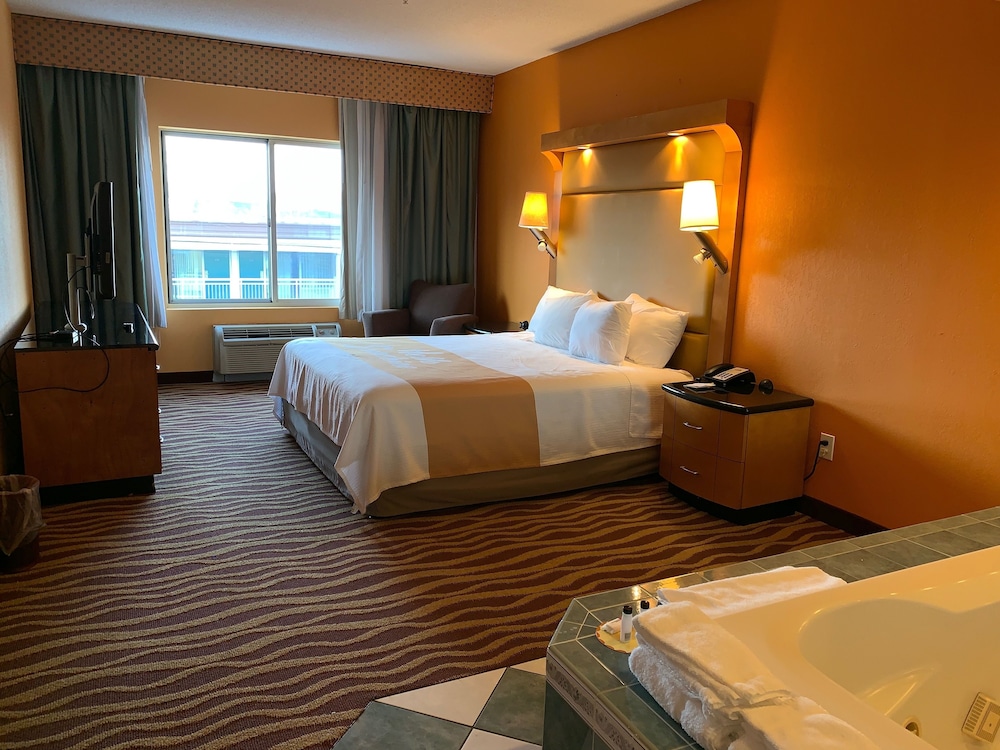 Presidential Suite, 1 King Bed, Non Smoking - Photo 7