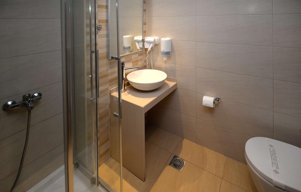 Standard Room, Partial Sea View