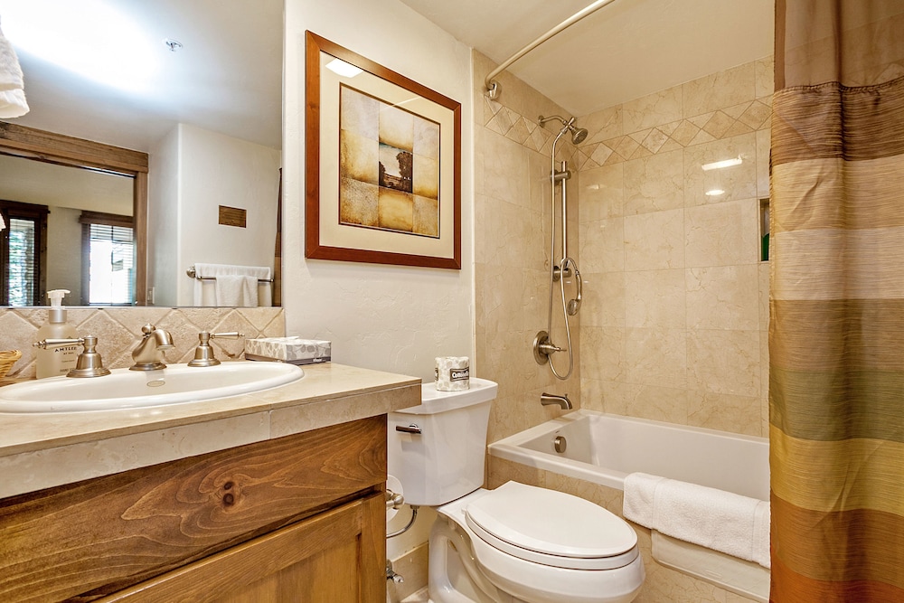 Condo, 2 Bedrooms, 2 Bathrooms - Photo 15