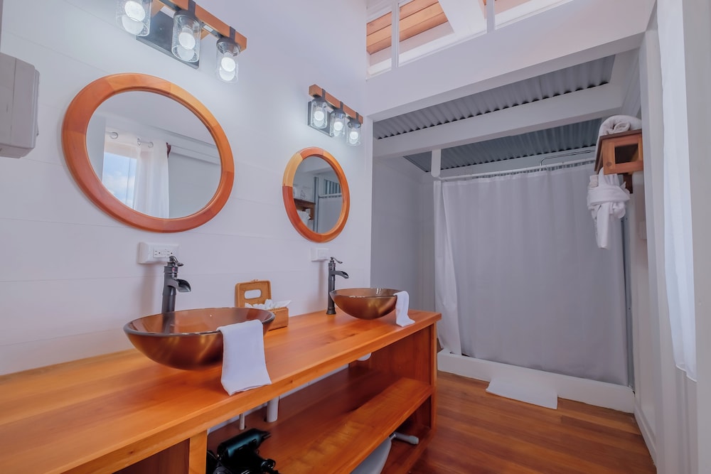 Premier Villa, Multiple Beds, Canal View photo 1