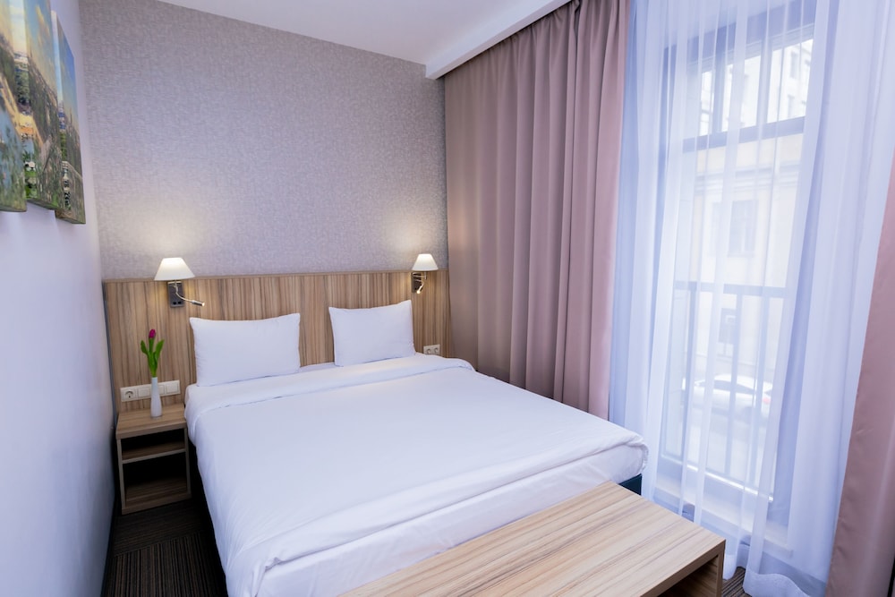 Standard Double Room, 1 Queen Bed photo 3