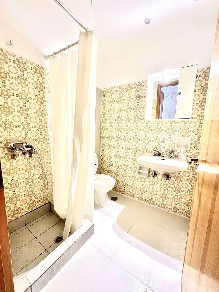 Basic Double Room - Photo 4