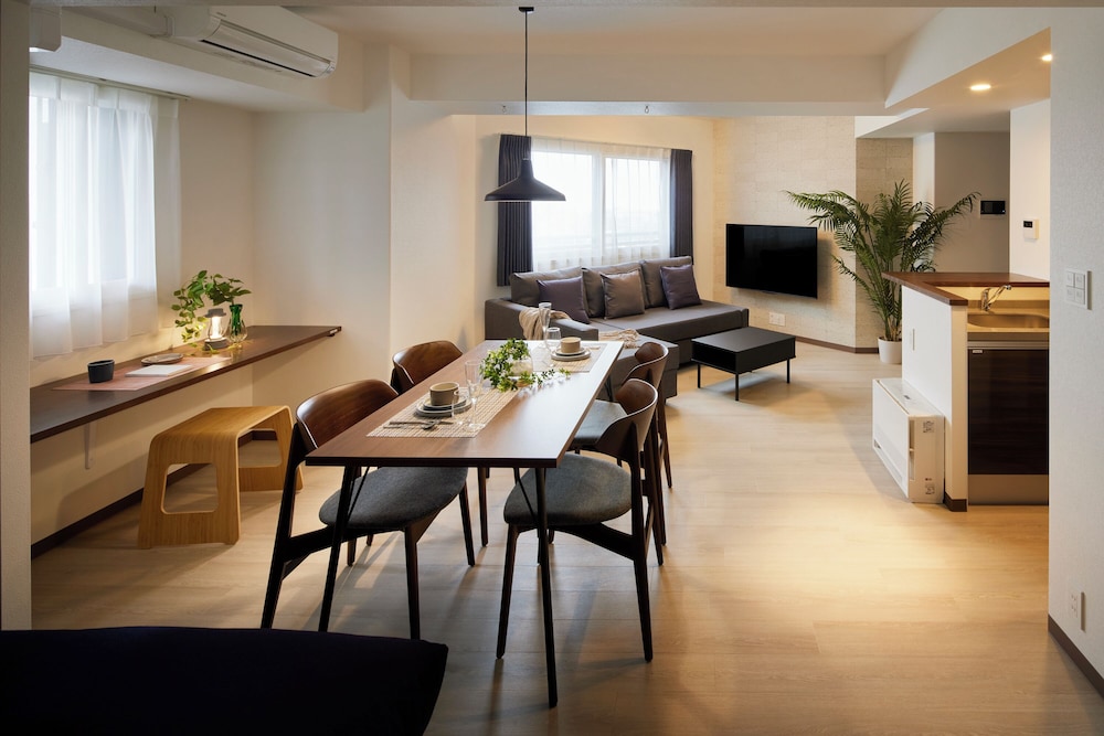 Deluxe Apartment