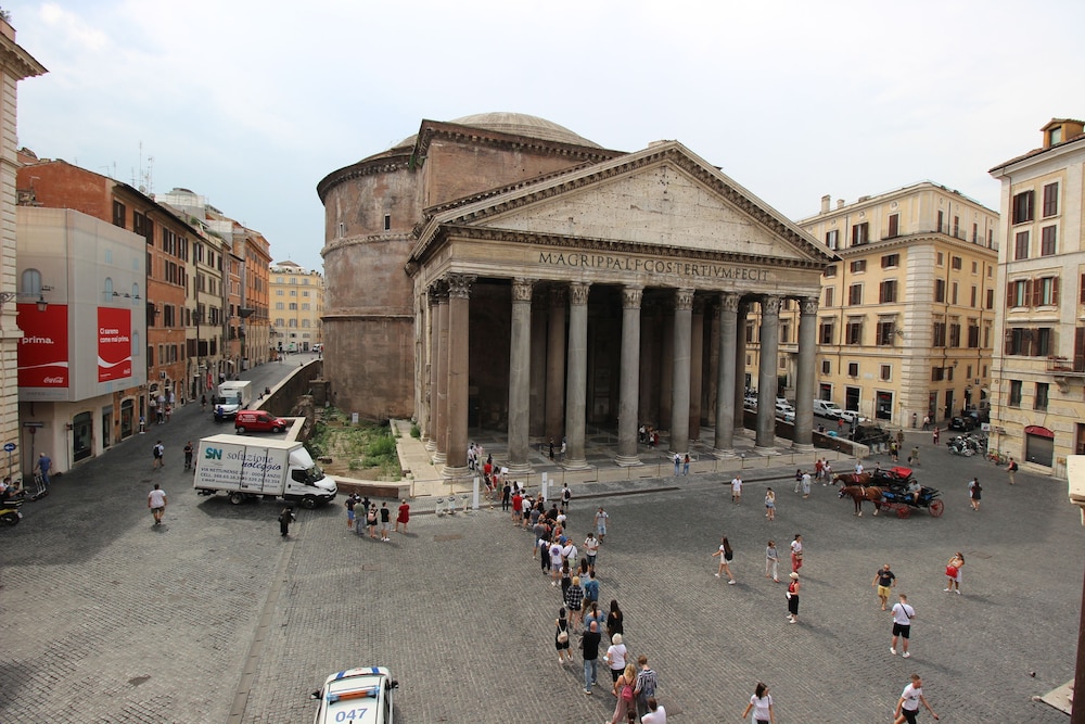Romantic Double Room (Pantheon view)