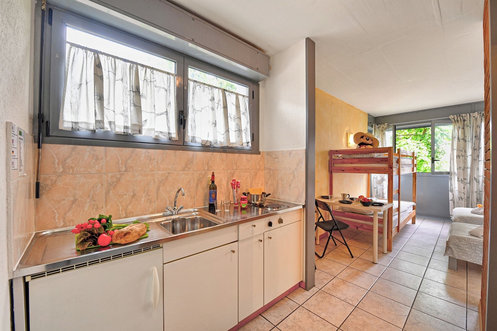 Standard Studio (Chiasso Apartments 203) photo 2