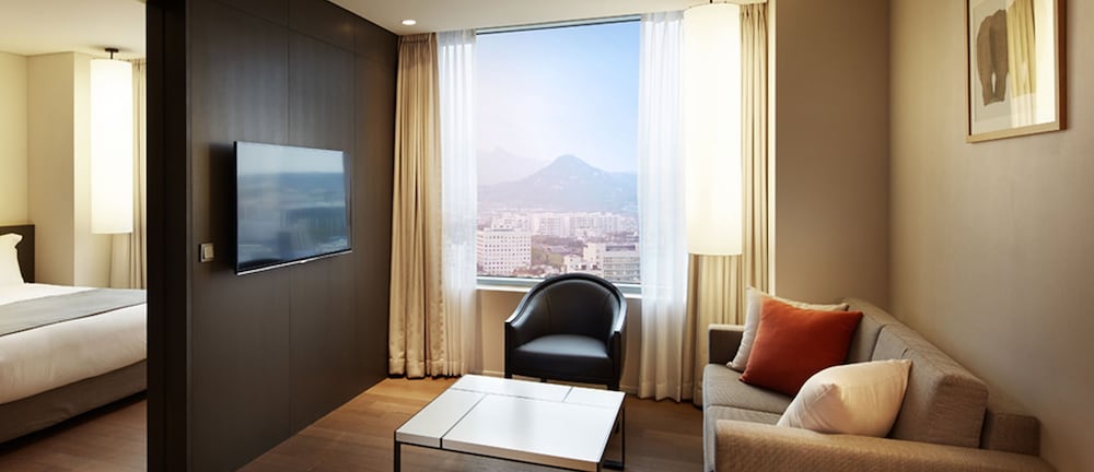 Grand Deluxe Double Room (Floor 25 ~ 27)
